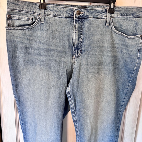 Lee Denim Straight Leg Jeans in Light Blue - Picture 2 of 10